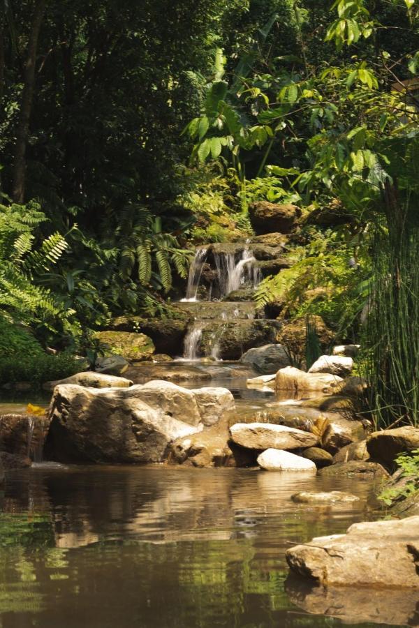 Proud Phu Fah Muang Chiang Mai Hotel Екстериор снимка
